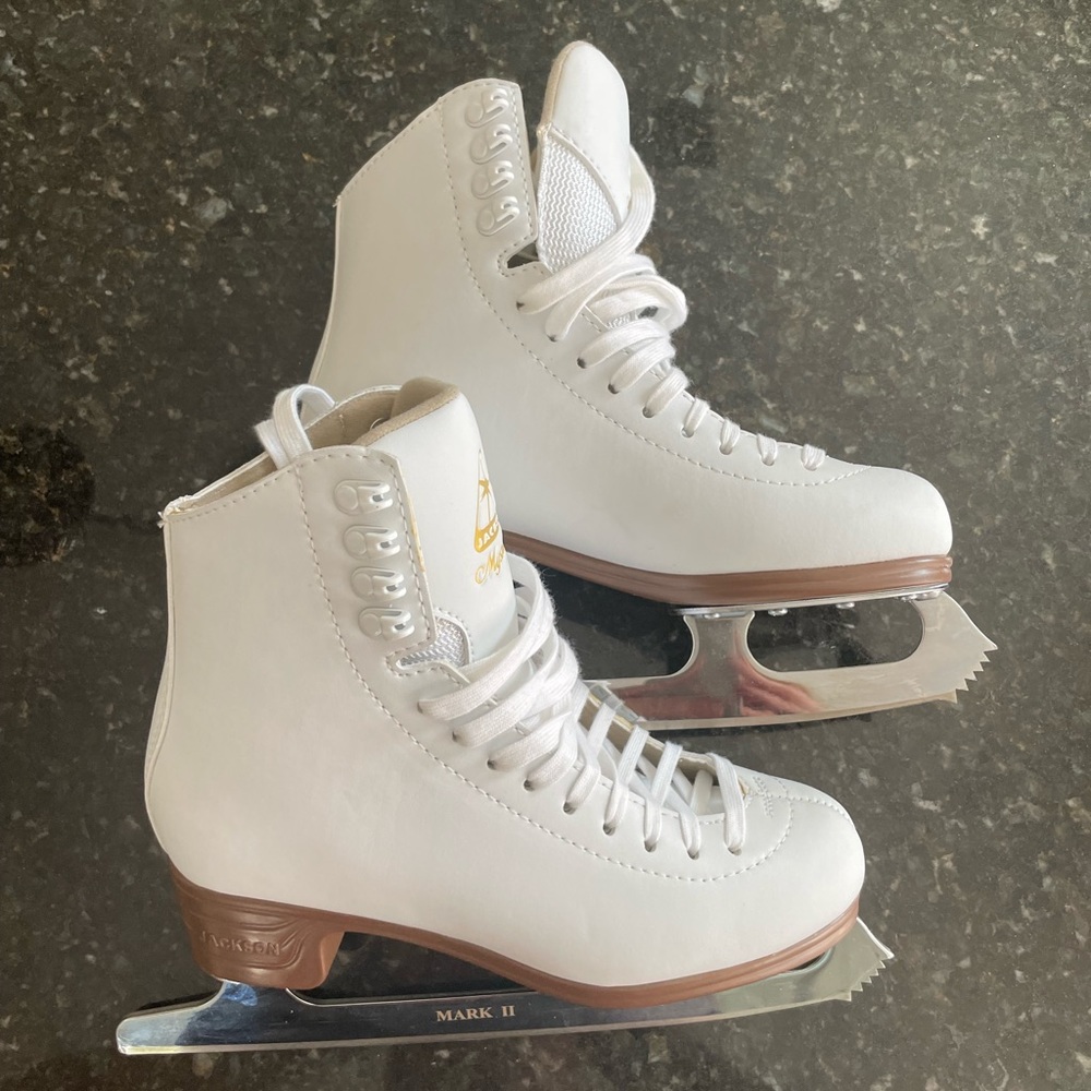 Jackson Ultima Mystique Figure Skates size 5